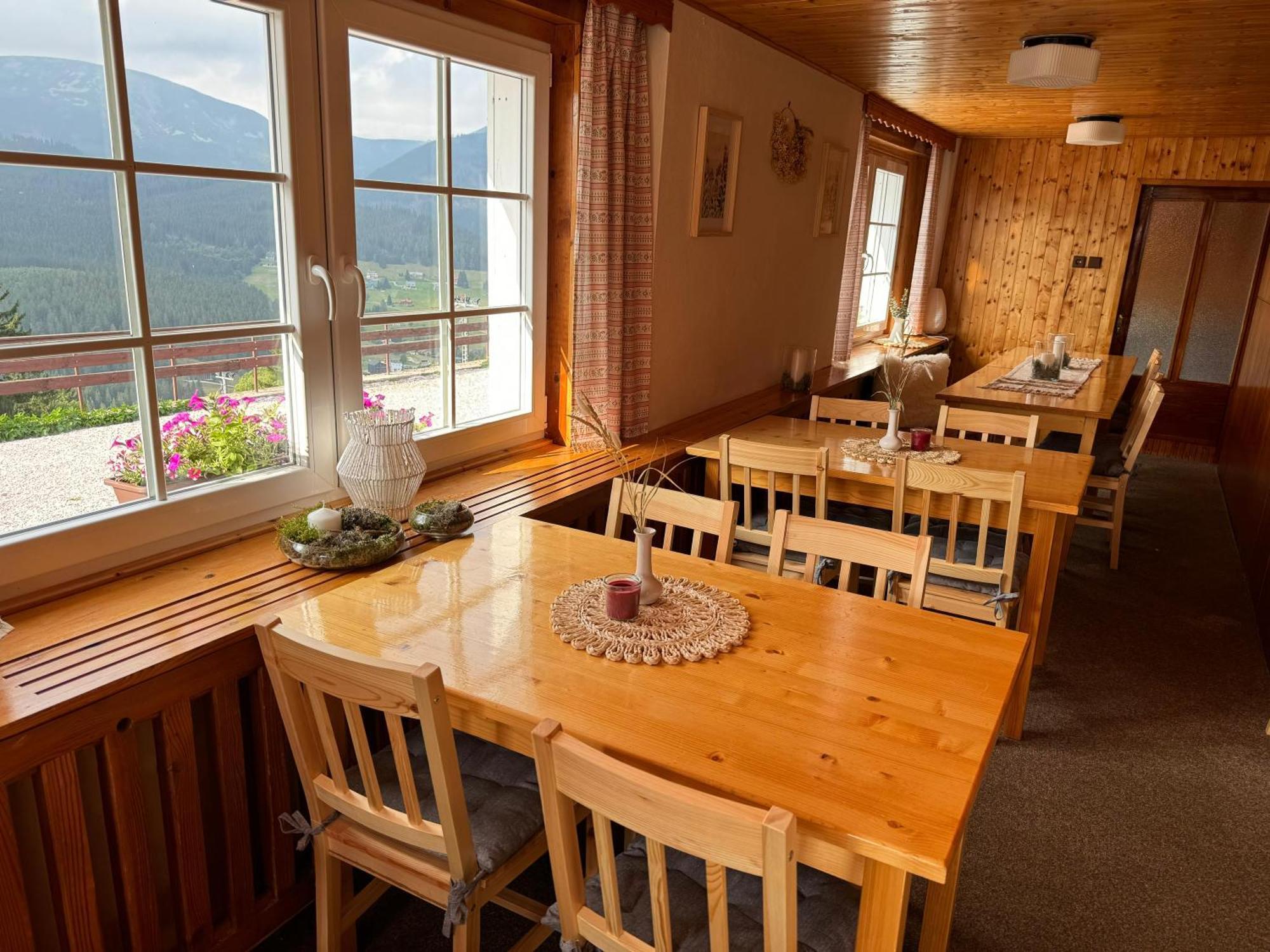 Hotel Bila Labut Horsky Hotylek à Pec pod Sněžkou Extérieur photo
