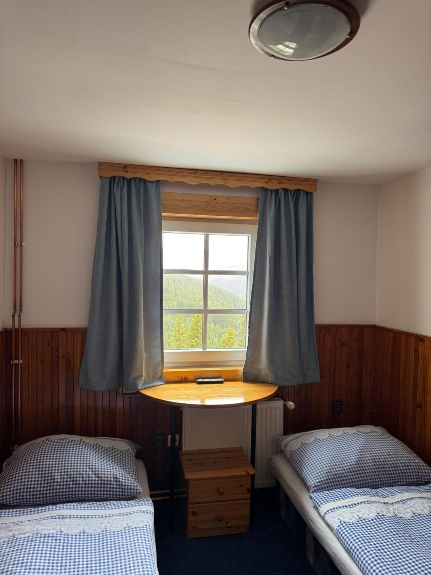 Hotel Bila Labut Horsky Hotylek à Pec pod Sněžkou Chambre photo